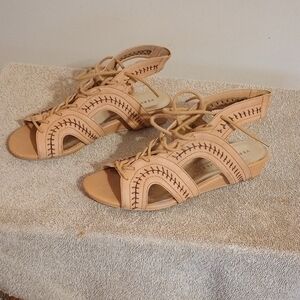 Women's Very Volatile Los Angeles Tan Lace-Up Sandals